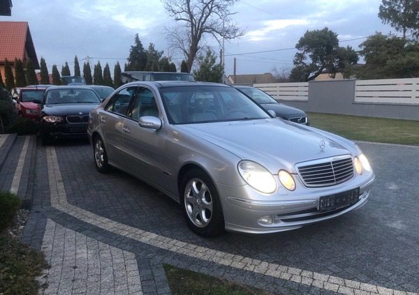 Mercedes-Benz Klasa E cena 38900 przebieg: 260000, rok produkcji 2003 z Lubaczów małe 254
